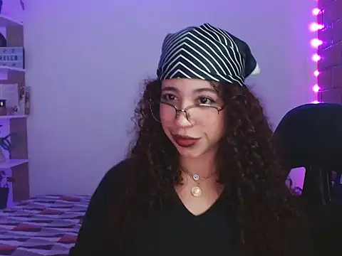 Medussa3033 online show from November 23, 2025, 3:06 am