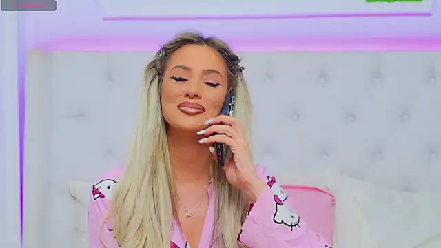 Snapshot of AriannaSins chatting on January 27, 2025, 7:13 pm AriannaSins online show from January 27, 2025, 7:13 pm