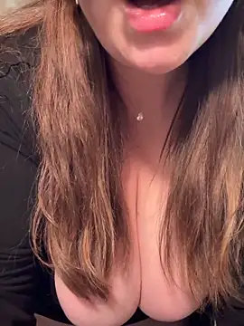 Curvy  Goddess online show from May 16, 2026, 10:36 am