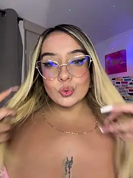  Ninasanz online show from April 8, 2026, 2:22 am