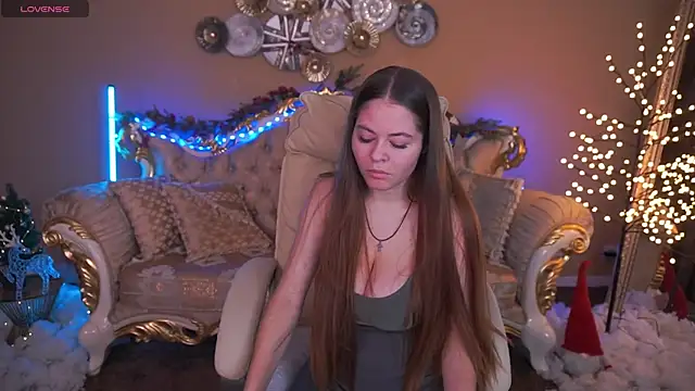 QueenEvieX online show from December 16, 2025, 7:13 am