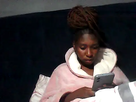 sexysmalldaily04 online show from October 17, 2025, 8:11 pm