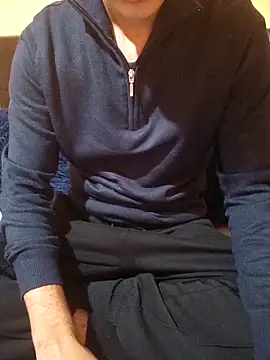 esmermoon online show from February 5, 2026, 11:09 pm