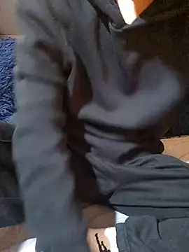 esmermoon online show from February 13, 2026, 11:01 pm