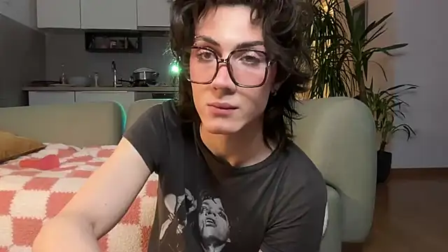 kira yoshika9e online show from March 29, 2026, 4:51 pm