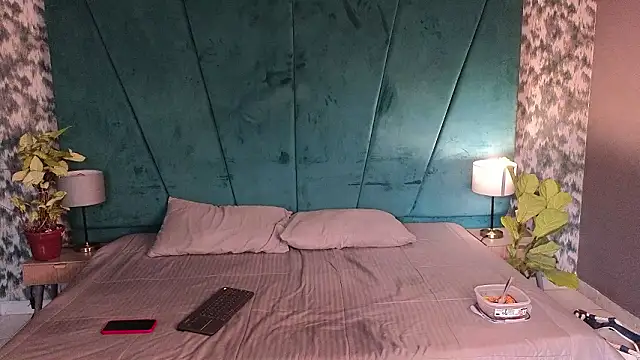 Aaron Eze online show from March 9, 2026, 1:04 pm