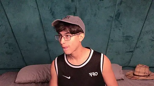 Aaron Eze online show from March 21, 2026, 11:26 am