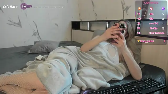 SophieRayne online show from December 22, 2025, 6:38 pm