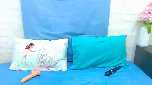 DaisyGirlxx online show from February 27, 2026, 6:35 am