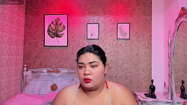 Sara clk online show from April 13, 2026, 7:30 pm