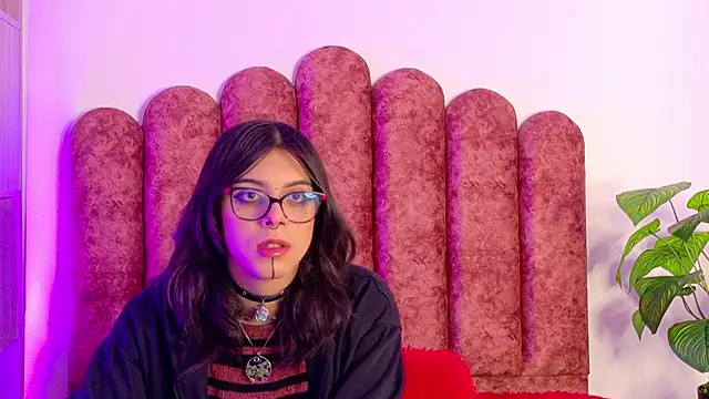 Lullaby Charade online show from November 17, 2025, 12:00 pm