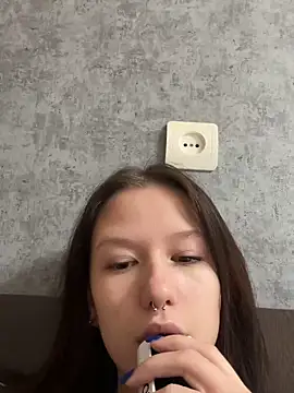 AngelaXSmile online show from October 29, 2025, 3:42 am