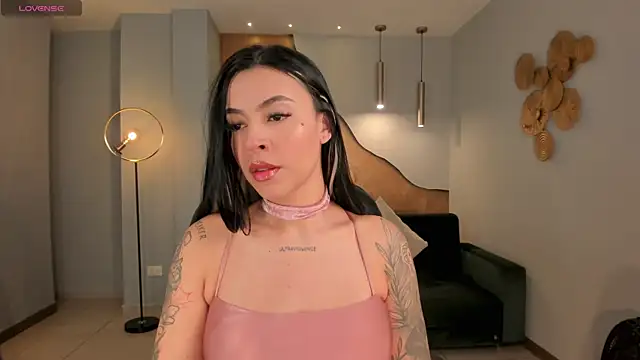 ChristineFord  online show from December 1, 2025, 12:32 pm