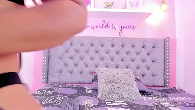 Sophiia 77 online show from February 4, 2026, 10:26 pm