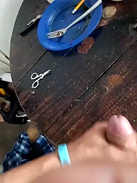 Snapshot of Crisjo29 chatting on March 12, 2026, 3:07 pm Crisjo29 online show from March 12, 2026, 3:07 pm