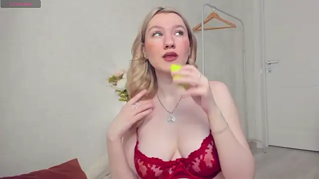 LinaRayy online show from February 20, 2026, 1:02 am