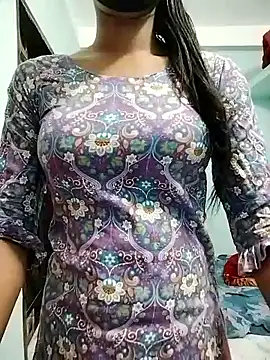 Snapshot of Ratri-Biswas chatting on June 7, 2026, 3:49 pm Ratri-Biswas online show from June 7, 2026, 3:49 pm