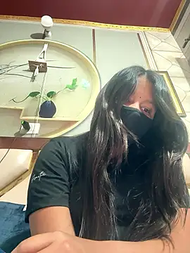 Vanshika1432 online show from January 7, 2026, 6:10 pm