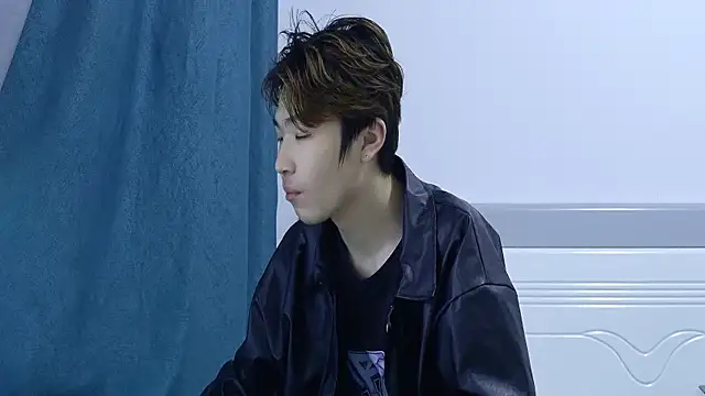 Stuffy-111 online show from April 7, 2026, 9:32 am