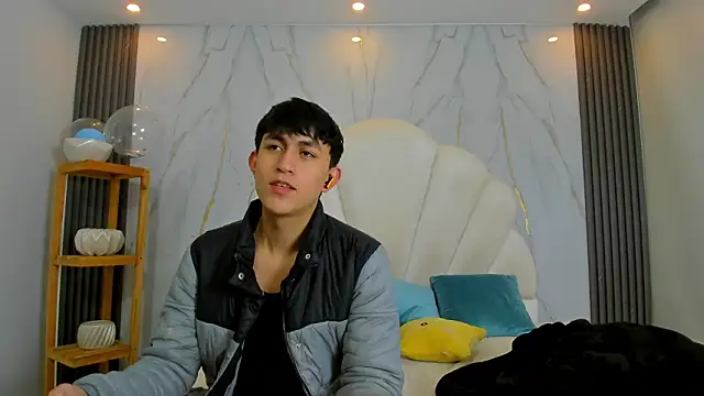 hoot booys  online show from March 11, 2026, 4:07 am