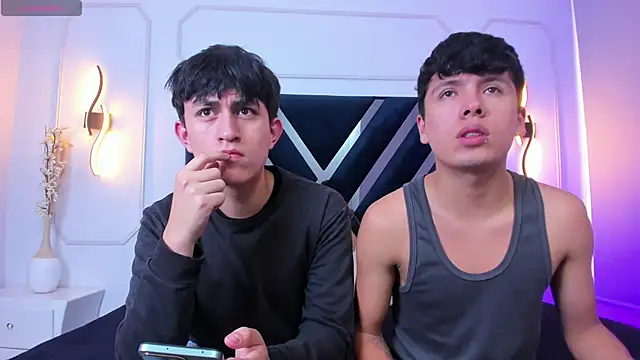 hoot booys  online show from March 31, 2026, 8:20 pm