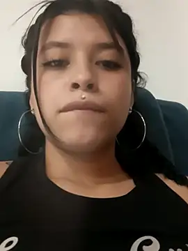 petite coral online show from February 21, 2026, 2:01 am