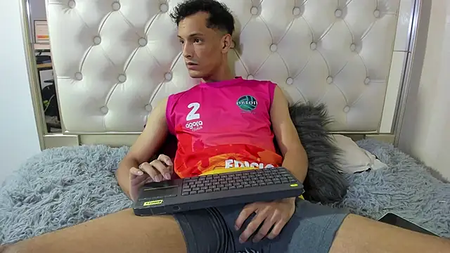 IM MaxPassion online show from October 19, 2025, 11:33 am