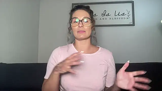 Mandyrheaa online show from November 6, 2025, 6:09 pm