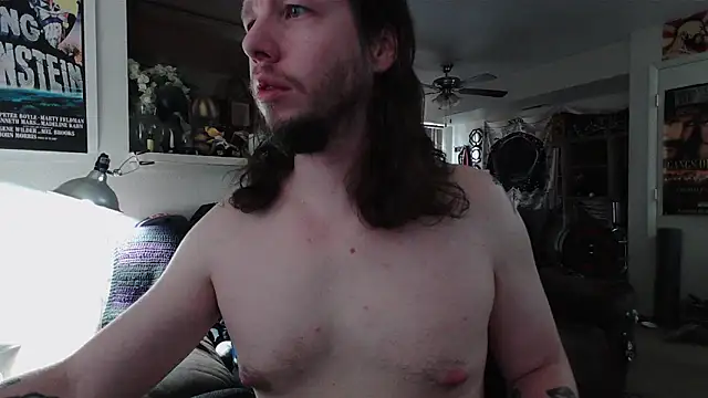 biggerisbetter12 online show from March 10, 2026, 10:59 pm