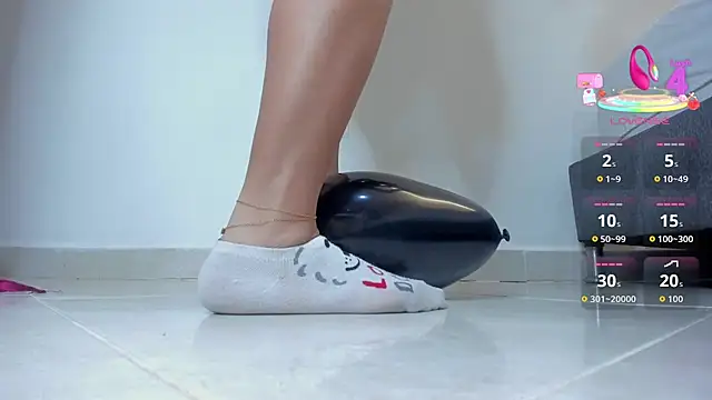 goddessfeetxx online show from April 18, 2026, 7:58 pm