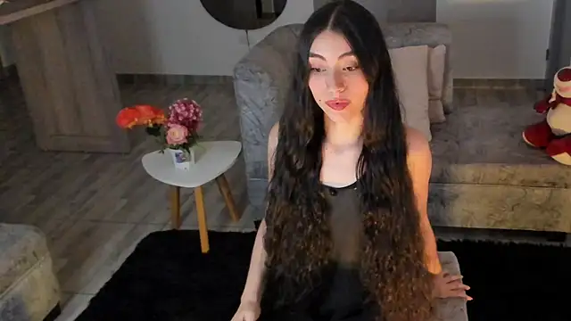 Snapshot of BritanyLnx chatting on April 14, 2026, 12:49 am BritanyLnx online show from April 14, 2026, 12:49 am