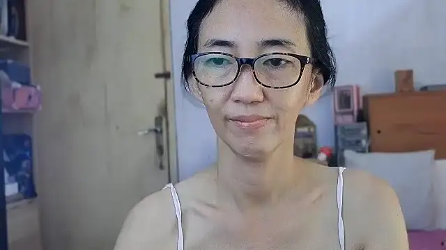 princessD077 online show from April 8, 2026, 4:12 am