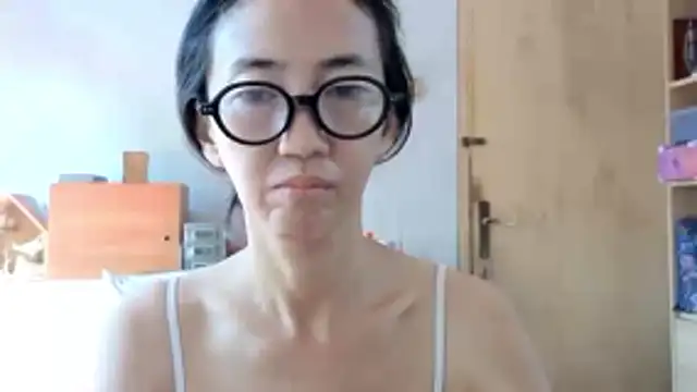 princessD077 online show from May 17, 2026, 2:09 am