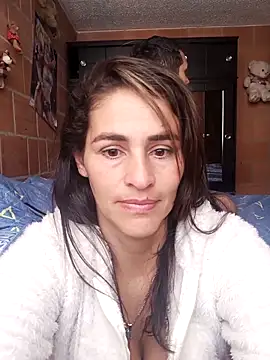 AmeliHoney online show from October 19, 2025, 2:18 pm