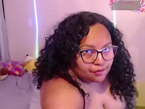 yvonne jlove online show from November 21, 2025, 12:54 am