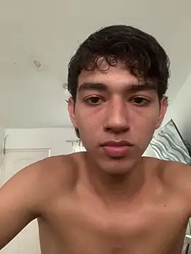 Snapshot of Alex_king17 chatting on April 13, 2026, 1:27 pm Alex king17 online show from April 13, 2026, 1:27 pm