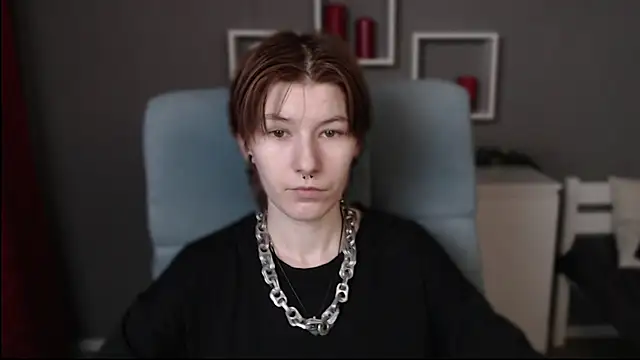 guitarandangell online show from November 25, 2025, 7:19 am