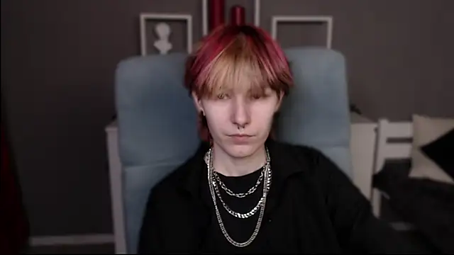 guitarandangell online show from April 5, 2026, 7:33 pm