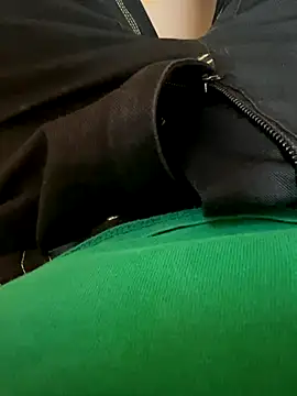 Snapshot of Ing-O2 chatting on November 17, 2025, 11:49 am Ing-O2 online show from November 17, 2025, 11:49 am