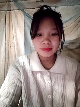 linh-miu99 online show from February 15, 2026, 3:53 pm