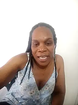 Hotcougar online show from November 2, 2025, 9:33 am