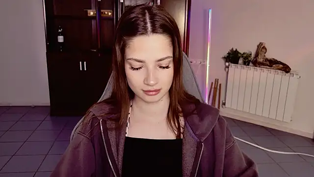 KiraVair online show from January 13, 2026, 9:14 am