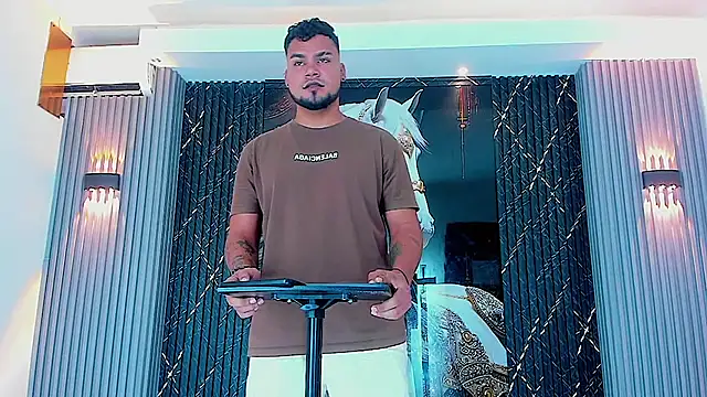 handsome boys22 online show from October 29, 2025, 1:35 pm