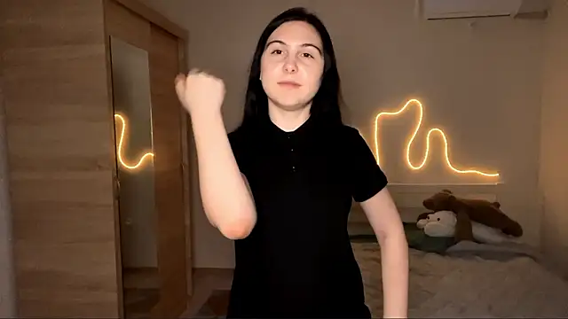 MyraLitterers online show from February 14, 2026, 4:48 pm