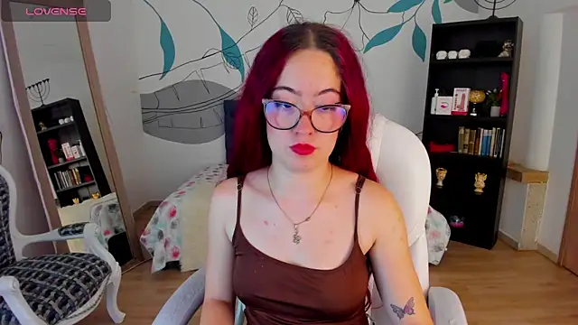 Amaraa couper1 online show from March 4, 2026, 3:56 am