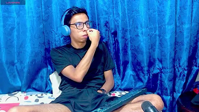 DavTwink3100 online show from February 19, 2026, 1:56 am