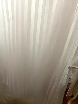 Amelia-Diamond online show from November 23, 2025, 11:32 am