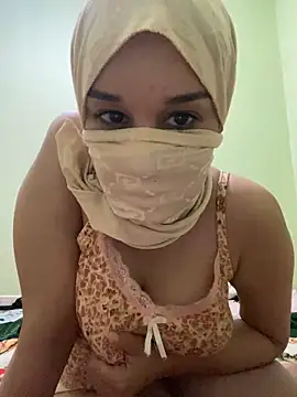 SaraChouchou online show from October 26, 2025, 8:48 pm