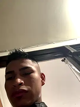 Emiliano Reyes online show from November 30, 2025, 2:04 am