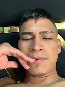 Snapshot of Emiliano_Reyes chatting on July 8, 2026, 4:50 am Emiliano Reyes online show from July 8, 2026, 4:50 am